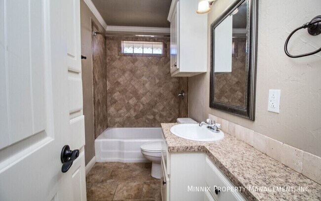 Building Photo - 4303 43rd St