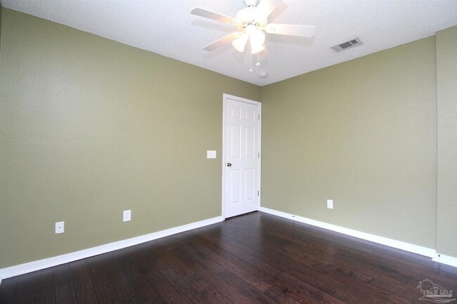 Building Photo - 639 Saleta St