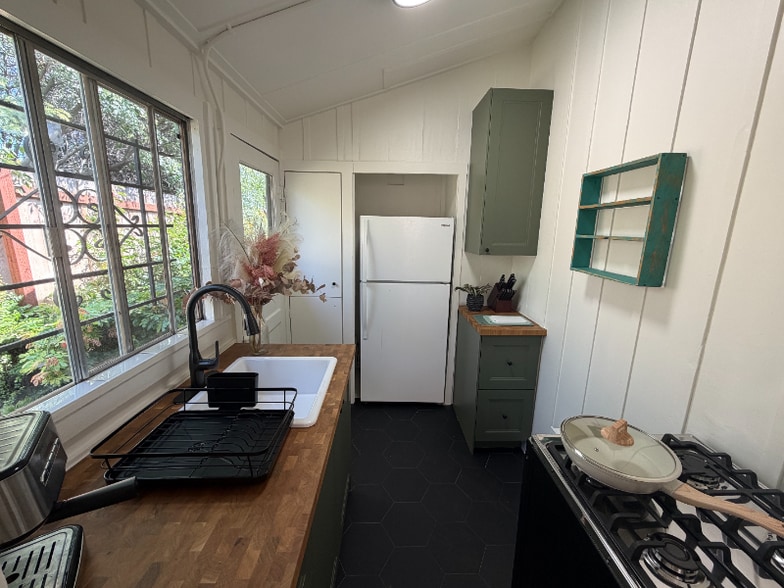 Building Photo - 1605 Felton St