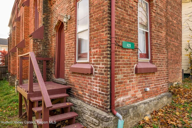 Building Photo - 428 State St