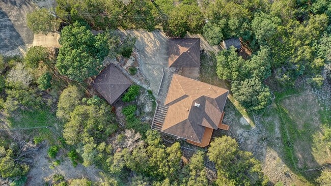Building Photo - 115 Chaparral Pl W