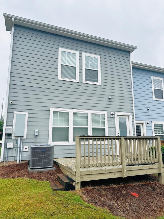Building Photo - 15104 Meacham Farm Dr