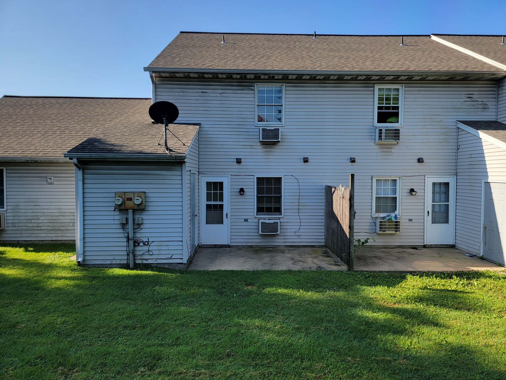 Building Photo - 102 Bradford Dr