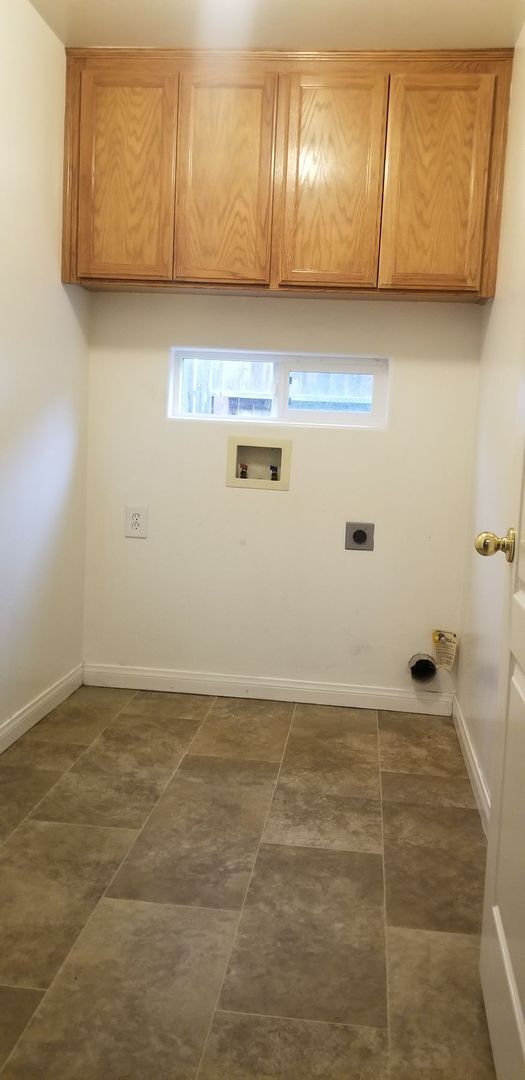 Building Photo - 10211 Lanesborough Ave