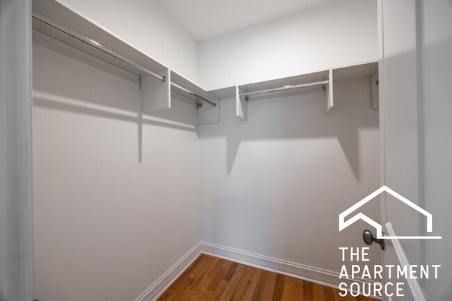 Building Photo - 4017 N Monticello Ave