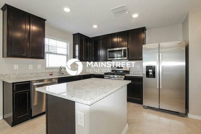 Building Photo - 3 Bedroom Pet-Friendly Home in Phoenix, AZ with Main Street Renewal