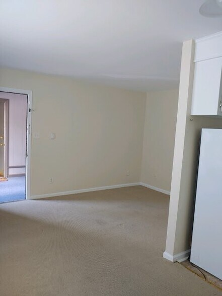 Building Photo - River Front Apartments