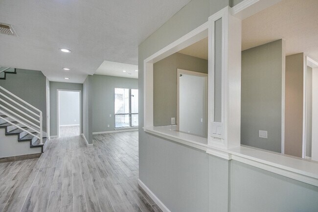 Building Photo - 923 Cranberry Hill Ct