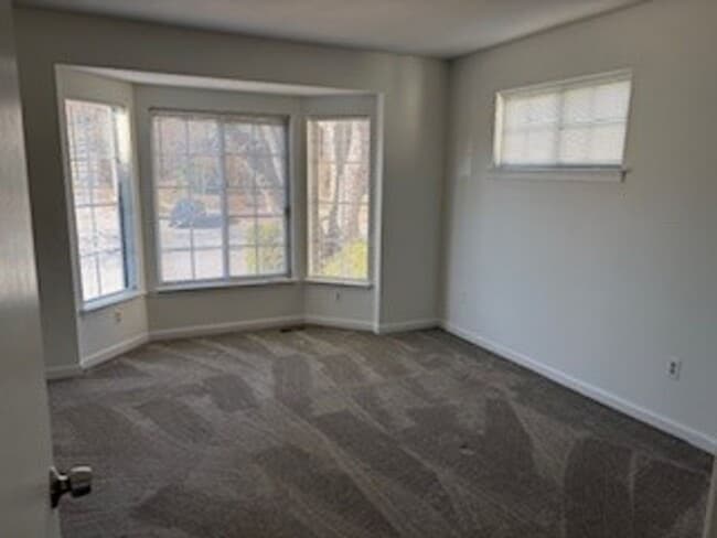 Building Photo - Large End Unit Townhome near Downtown Annapolis and Navy Stadium!