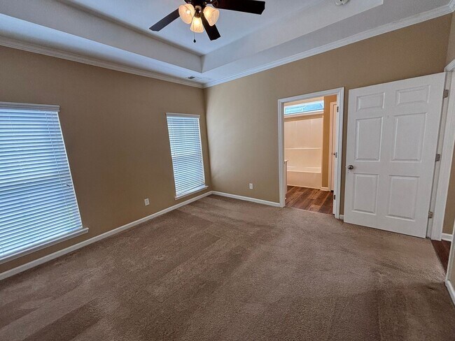 Building Photo - 225 Windsor Trace Dr