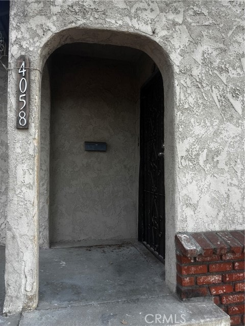 Building Photo - 4058 Santa Ana St
