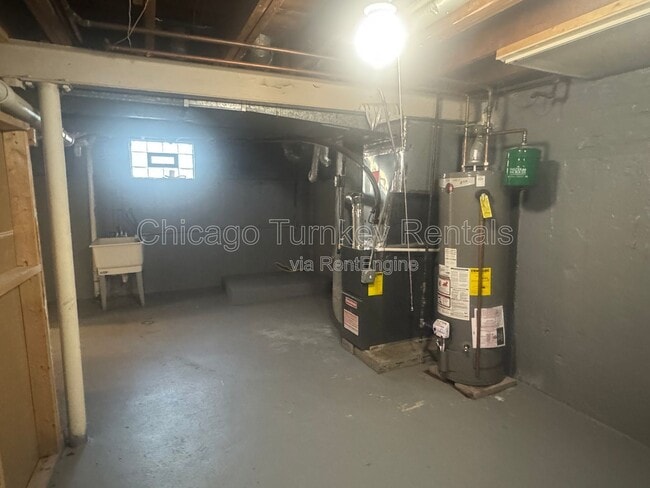 Building Photo - 1542 Shirley Dr