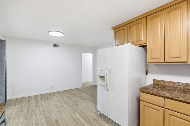 Building Photo - 20161 Cherry Ln