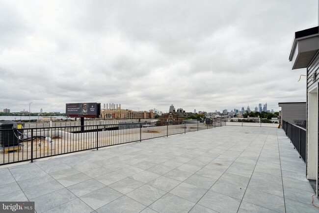 Building Photo - 1112-16 E Berks St