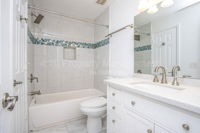 Building Photo - 1718 S Longmore