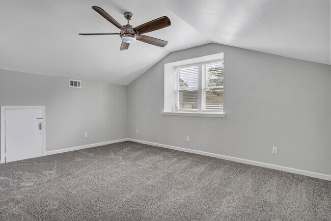 Building Photo - 1 Sunny Ct