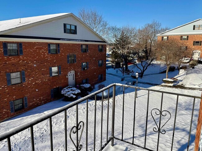 Building Photo - 4 Fairfax Ave