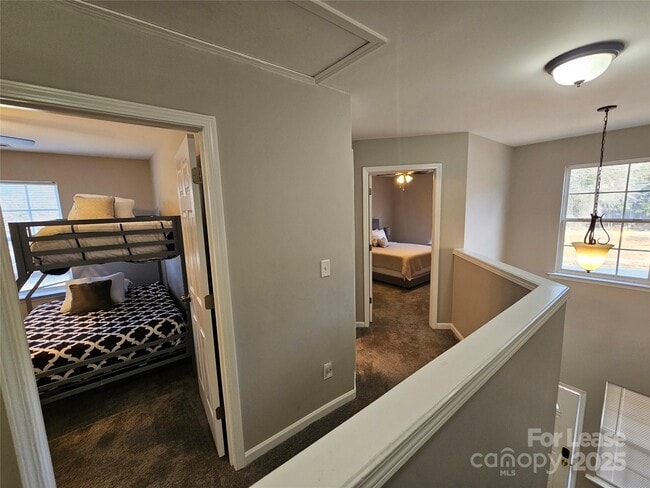 Building Photo - 3061 Hubbard Rd