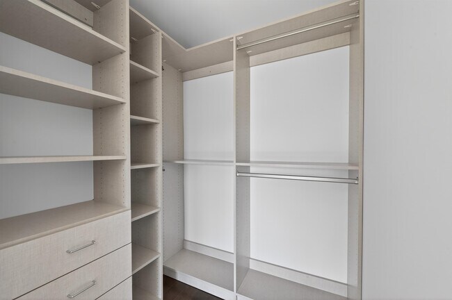 Building Photo - 100 Eton Row