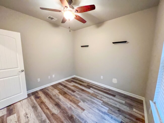 Building Photo - 524 Cautillion Dr