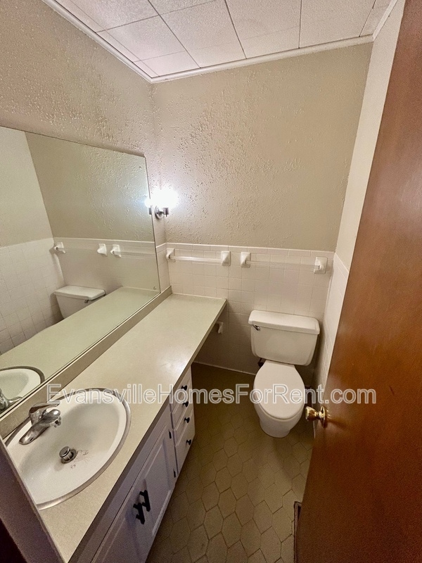 Building Photo - 1507 Stinson Ave