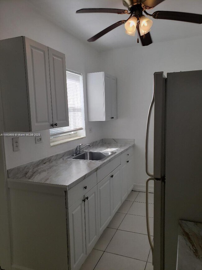 Building Photo - 2149 NE 179th St