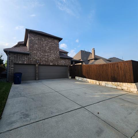 Building Photo - 10082 Drawbridge Dr