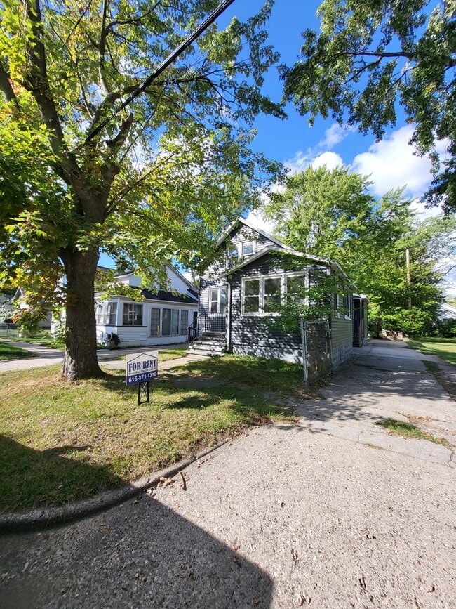 Primary Photo - 372 Orchard Ave