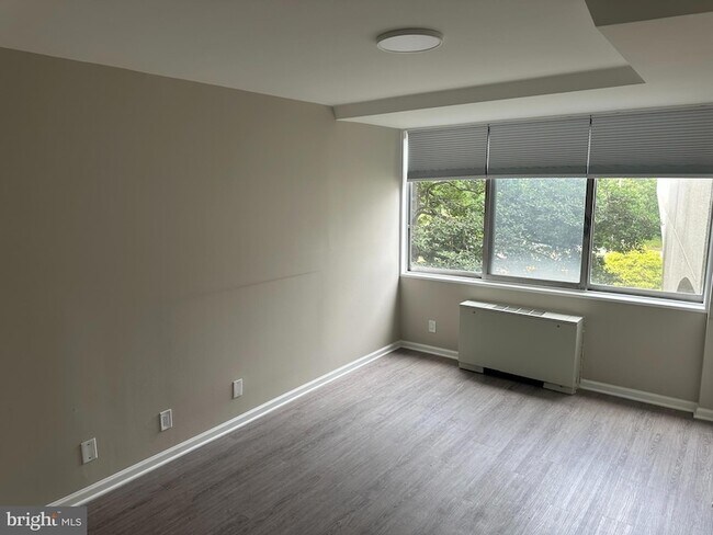 Building Photo - 301 N Beauregard St