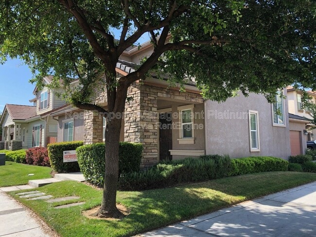 Building Photo - 4437 W Pinsapo Dr