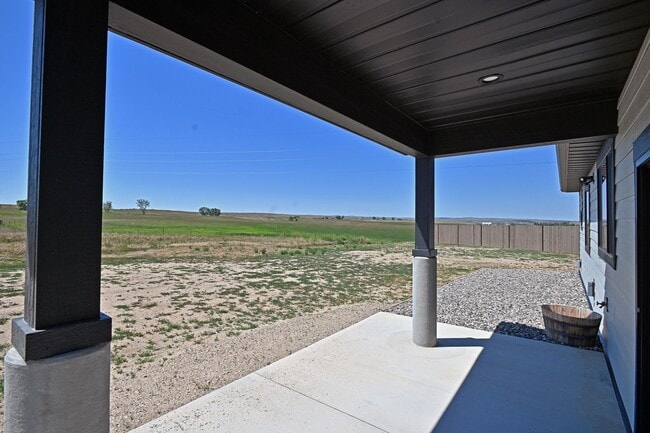 Building Photo - 1495 Oxbow Dr