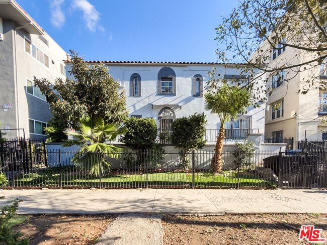 Building Photo - 504 S Rampart Blvd