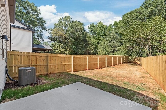 Building Photo - 2019 Wilson Ave