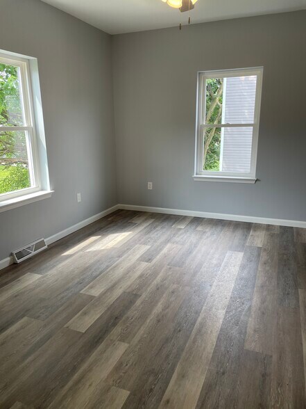 bedroom - 3511 Gray St