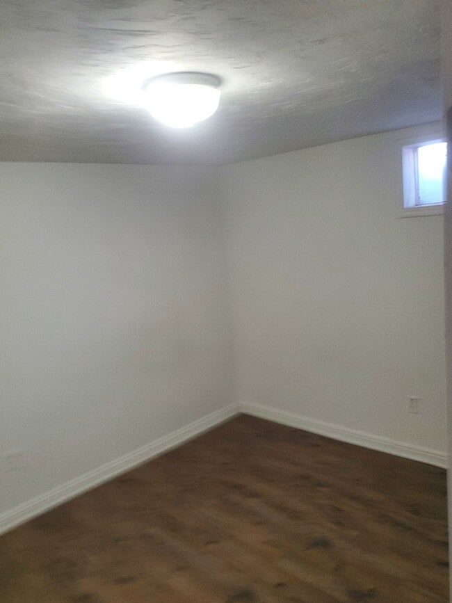 Building Photo - 680 Moonlite Dr