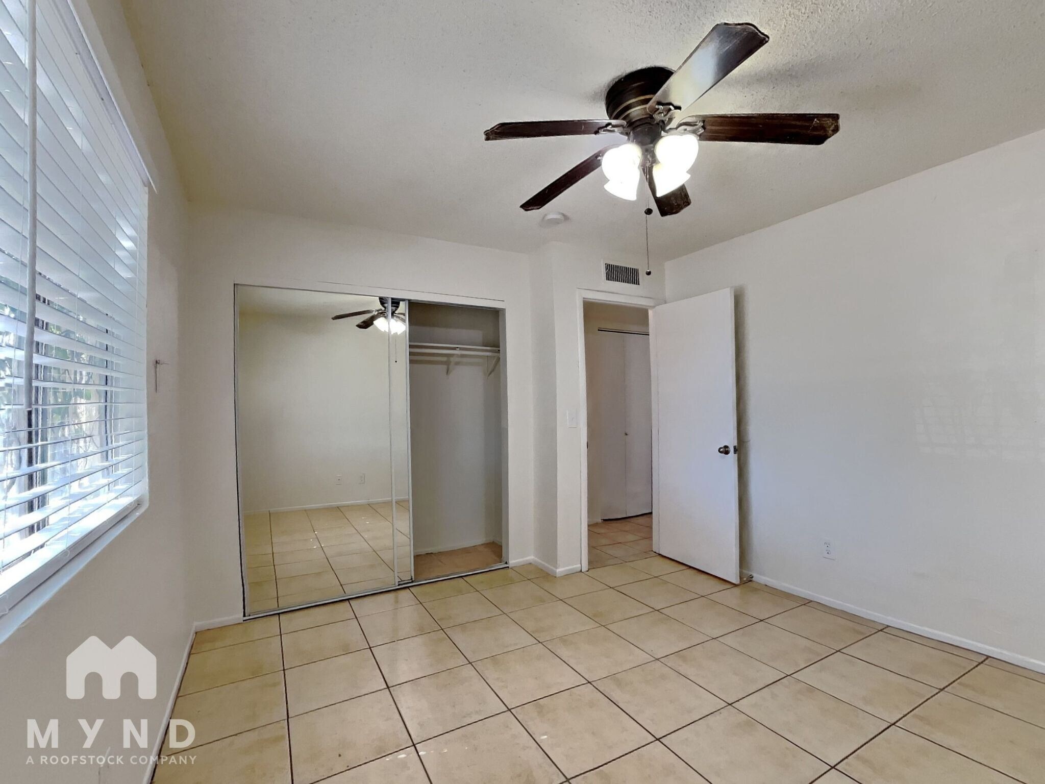 Building Photo - 2708 E Tierra Buena Ln