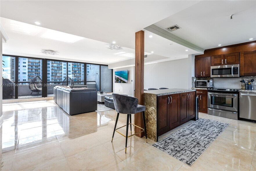 Building Photo - 408 Poinciana Island Dr