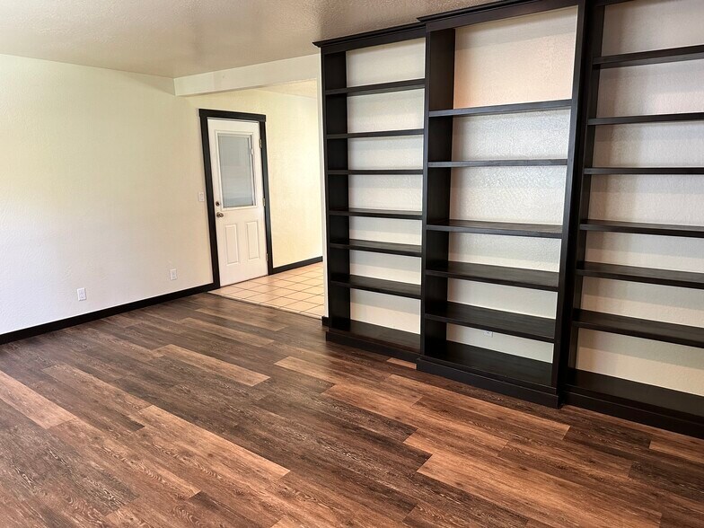Living room - 1061 SE Clarey Ave