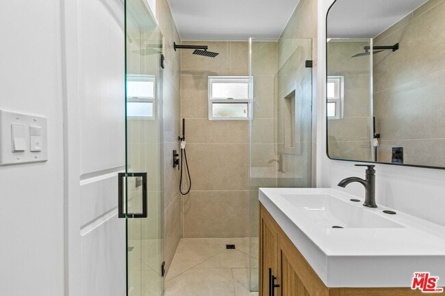 Building Photo - 1722 Bel Aire Dr