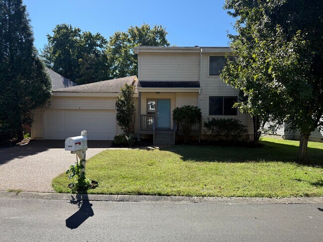 Building Photo - Bellevue!  2 Bedroom / 2 Bath House w/ Loft!  Renovated - Pet Friendly
