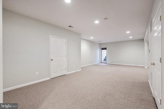 Building Photo - 41980 Ural Dr