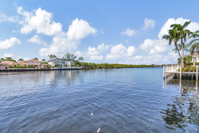 Building Photo - 4740 S Ocean Blvd