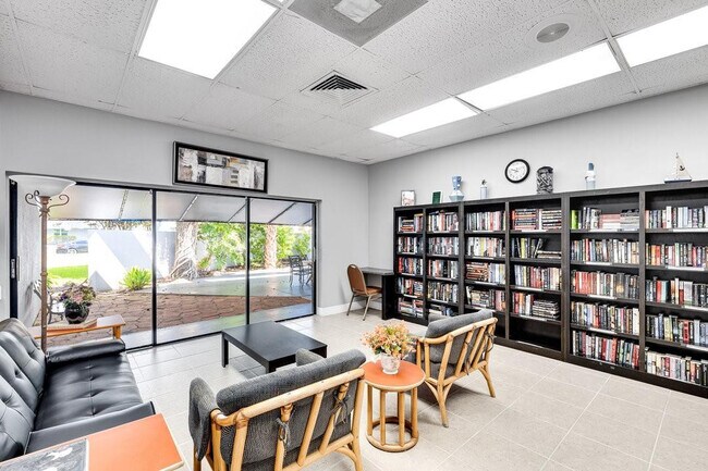 Building Photo - 9080 Lime Bay Blvd