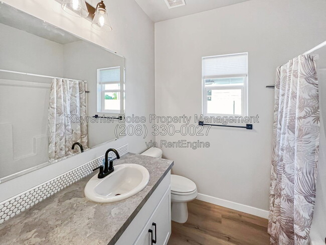 Building Photo - 5904 W Aegean Dr