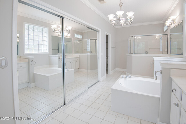 Building Photo - 9166 Spindletree Way