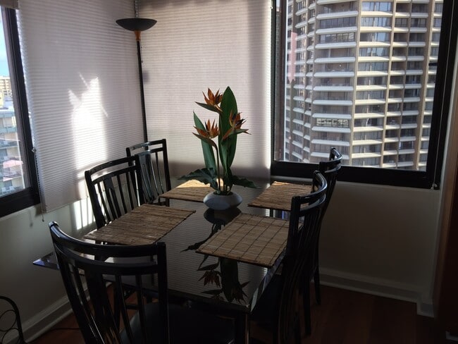 Dining room - 343 Hobron Ln