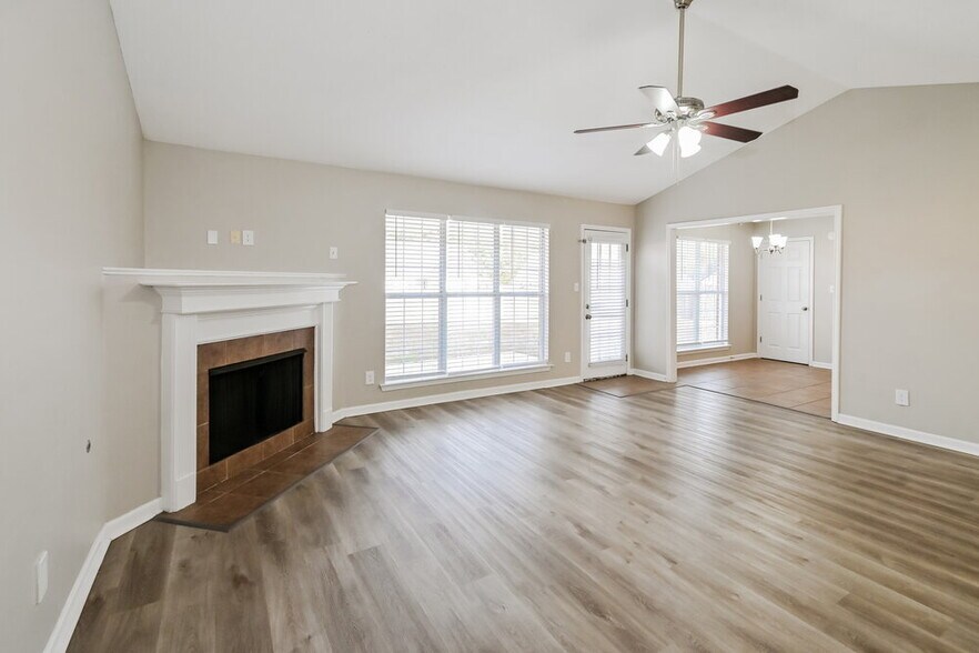 Building Photo - 6336 Sandbourne E