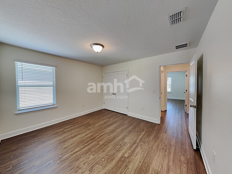 Building Photo - 4622 Reisswood Loop