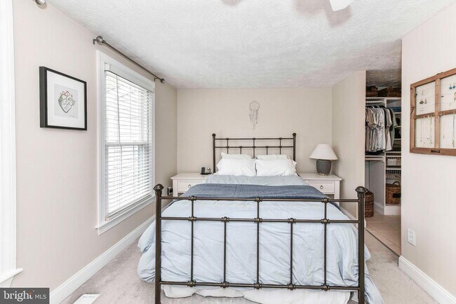 Building Photo - 1661 Fieldthorn Dr