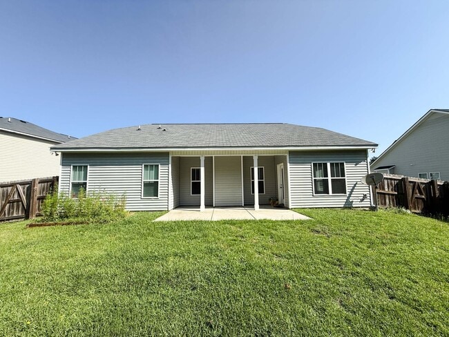 Building Photo - 728 Roanoke Drive
